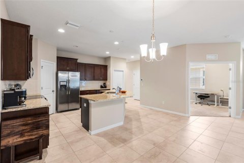 House in Wesley Chapel, Florida 3 bedrooms, 147.44 sq.m. № 2237853 - photo 11