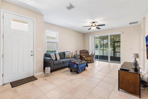 House in Wesley Chapel, Florida 3 bedrooms, 147.44 sq.m. № 2237853 - photo 7