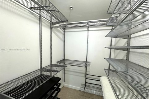 Купить кондоминиум в Майами, Флорида 2 спальни, 125.42м2, № 2014985 - фото 10