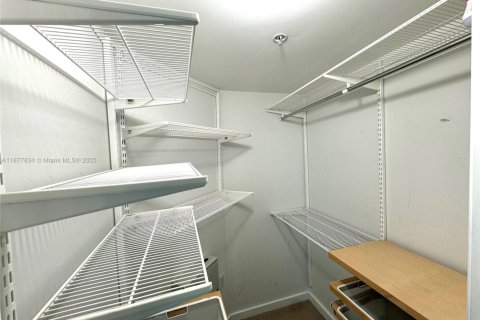 Купить кондоминиум в Майами, Флорида 2 спальни, 125.42м2, № 2014985 - фото 13