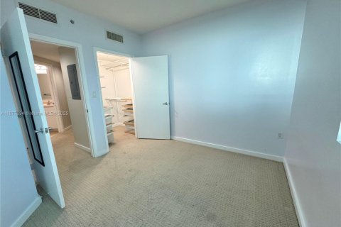 Купить кондоминиум в Майами, Флорида 2 спальни, 125.42м2, № 2014985 - фото 12