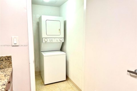 Купить кондоминиум в Майами, Флорида 2 спальни, 125.42м2, № 2014985 - фото 15