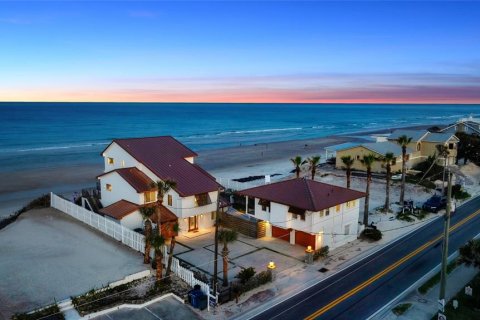 House in Port Orange, Florida 7 bedrooms, 510.96 sq.m. № 1089143 - photo 1