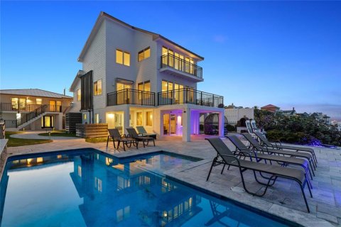 House in Port Orange, Florida 7 bedrooms, 510.96 sq.m. № 1089143 - photo 2