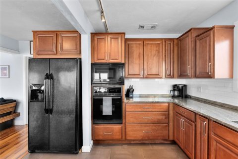 House in Port Orange, Florida 7 bedrooms, 510.96 sq.m. № 1089143 - photo 16
