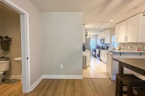 Villa ou maison à louer à Tampa, Floride: 3 chambres, 139.17 m2 № 2110064 - photo 9