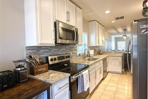 Villa ou maison à louer à Tampa, Floride: 3 chambres, 139.17 m2 № 2110064 - photo 12