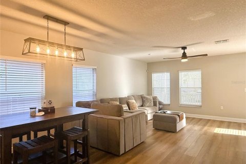 Villa ou maison à louer à Tampa, Floride: 3 chambres, 139.17 m2 № 2110064 - photo 8