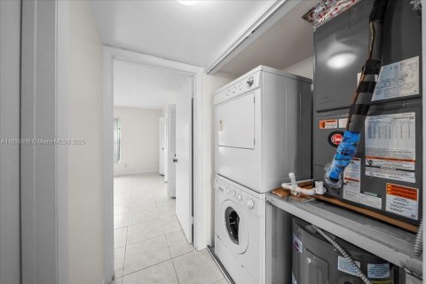 Condo in Lake Worth, Florida, 2 bedrooms  № 1818504 - photo 12