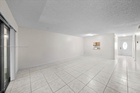 Condo in Lake Worth, Florida, 2 bedrooms  № 1818504 - photo 7