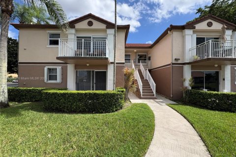 Снять в аренду кондоминиум в Пемброк-Пайнс, Флорида 2 спальни, 96.34м2, № 1954682 - фото 2