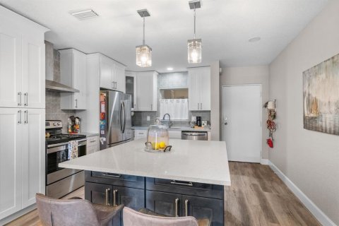 Condominio en alquiler en Saint Petersburg, Florida, 2 dormitorios, 96.15 m2 № 1686867 - foto 8