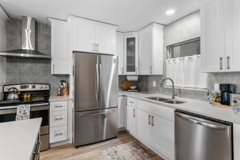 Condominio en alquiler en Saint Petersburg, Florida, 2 dormitorios, 96.15 m2 № 1686867 - foto 11