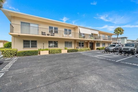 Condominio en alquiler en Saint Petersburg, Florida, 2 dormitorios, 96.15 m2 № 1686867 - foto 1