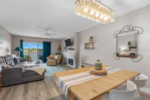Condominio en alquiler en Saint Petersburg, Florida, 2 dormitorios, 96.15 m2 № 1686867 - foto 9