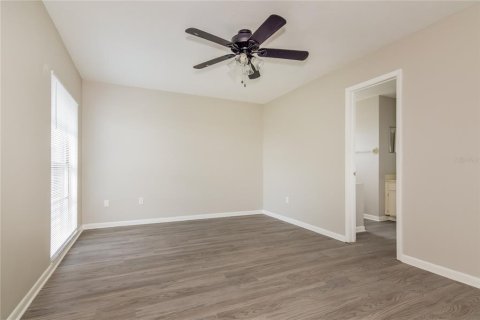 House in Brandon, Florida 3 bedrooms, 110.55 sq.m. № 1743362 - photo 8