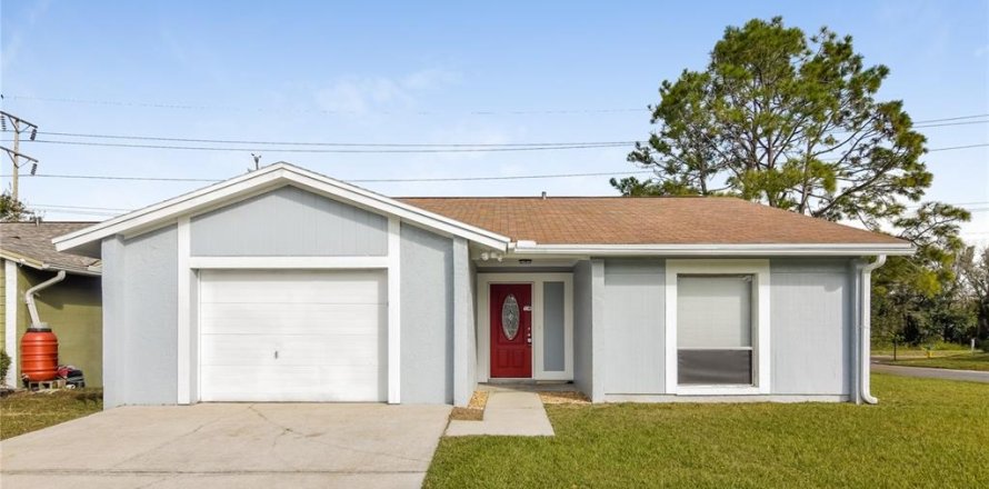 Casa en Brandon, Florida 3 dormitorios, 110.55 m2 № 1743362
