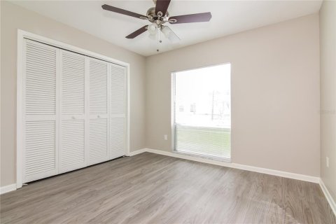 House in Brandon, Florida 3 bedrooms, 110.55 sq.m. № 1743362 - photo 11