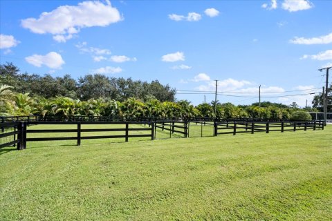 Commercial property in Loxahatchee Groves, Florida 206.15 sq.m. № 1002457 - photo 1