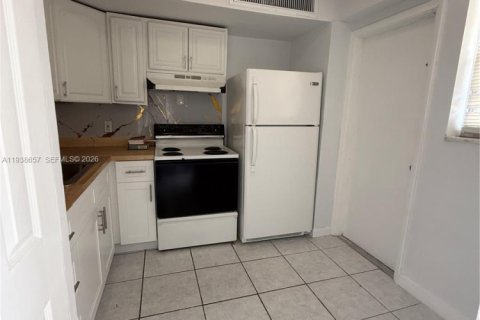 Снять в аренду кондоминиум в Авентура, Флорида 1 спальня, 74.32м2, № 1998812 - фото 2