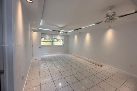 Снять в аренду кондоминиум в Авентура, Флорида 1 спальня, 74.32м2, № 1998812 - фото 3