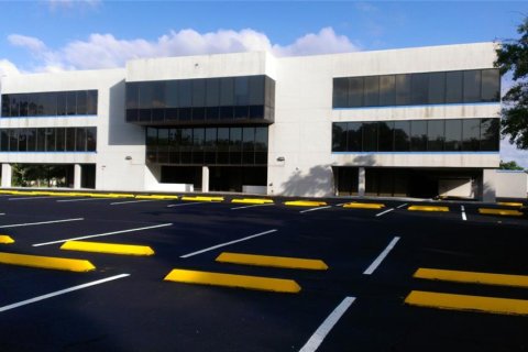 Immobilier commercial à Sanford, Floride 8361.95 m2 № 2125653