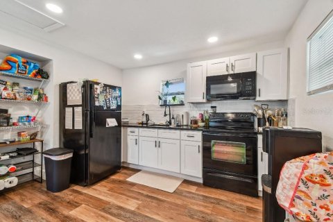 Propiedad comercial en venta en Saint Petersburg, Florida, 2 dormitorios, 96.62 m2 № 1850175 - foto 25