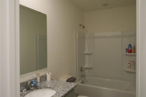 Townhouse in Howey-in-the-Hills, Florida 3 bedrooms, 154.22 sq.m. № 1841800 - photo 7