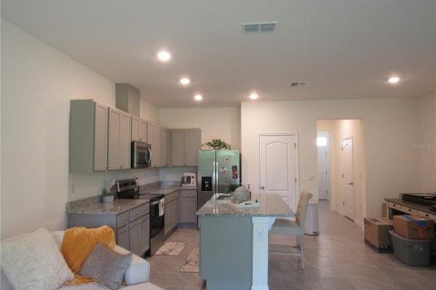 Townhouse in Howey-in-the-Hills, Florida 3 bedrooms, 154.22 sq.m. № 1841800 - photo 6