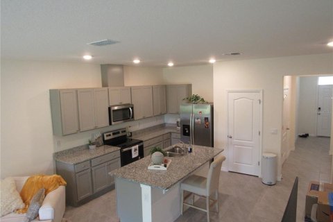Townhouse in Howey-in-the-Hills, Florida 3 bedrooms, 154.22 sq.m. № 1841800 - photo 9