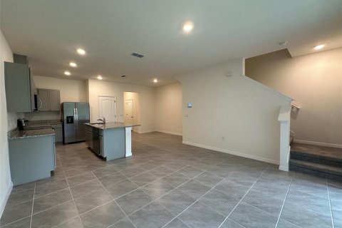 Townhouse in Howey-in-the-Hills, Florida 3 bedrooms, 154.22 sq.m. № 1841800 - photo 12