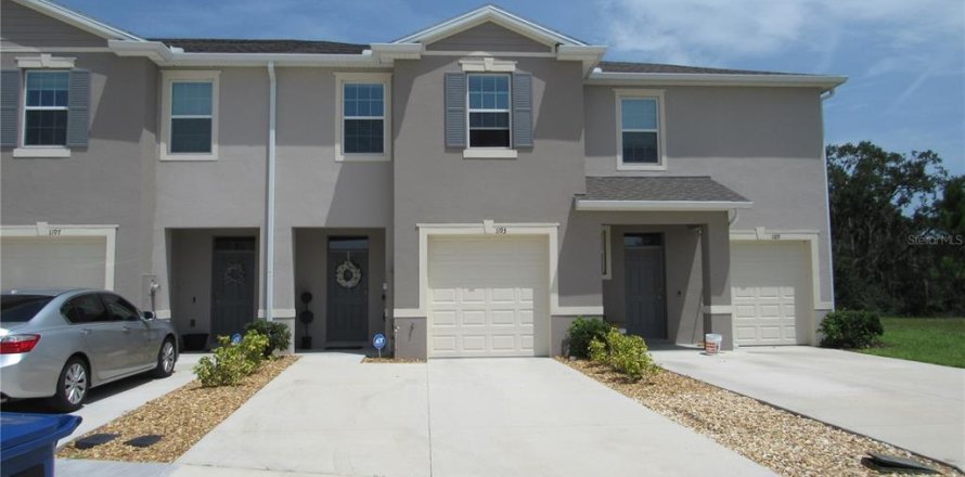 Townhouse in Howey-in-the-Hills, Florida 3 bedrooms, 154.22 sq.m. № 1841800