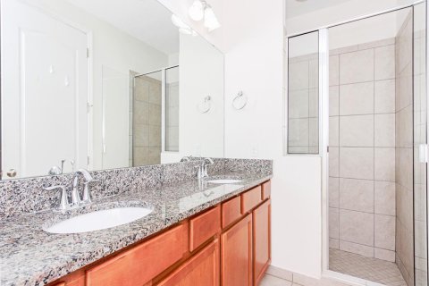 Townhouse in Orlando, Florida 2 bedrooms, 151.9 sq.m. № 1902938 - photo 18