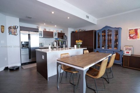 Copropriété à vendre à Miami, Floride: 2 chambres, 107.95 m2 № 2025854 - photo 4