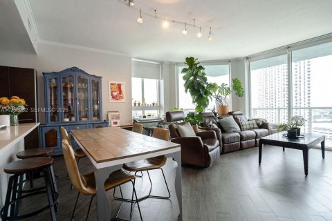 Copropriété à vendre à Miami, Floride: 2 chambres, 107.95 m2 № 2025854 - photo 6
