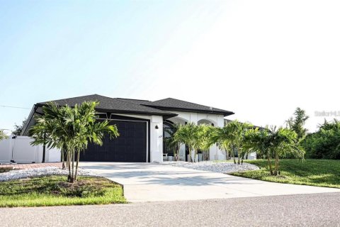 Villa ou maison à vendre à Englewood, Floride: 3 chambres, 220.36 m2 № 1876713 - photo 2