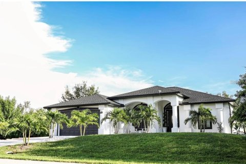 Villa ou maison à vendre à Englewood, Floride: 3 chambres, 220.36 m2 № 1876713 - photo 1