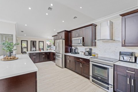 Купить виллу или дом в Корал-Спрингс, Флорида 4 спальни, 288.09м2, № 2052704 - фото 18