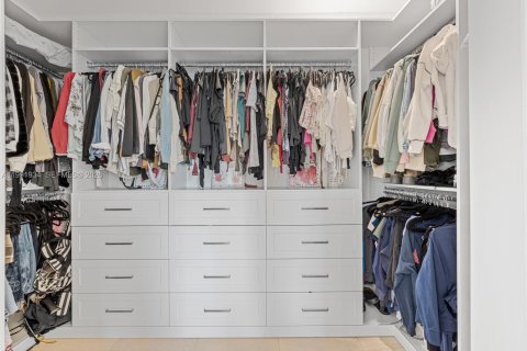 Купить виллу или дом в Корал-Спрингс, Флорида 4 спальни, 288.09м2, № 2052704 - фото 27