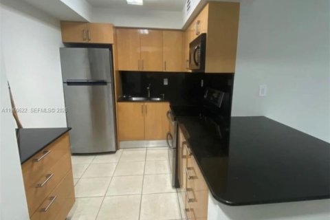 Condominio en alquiler en North Miami, Florida, 1 dormitorio, 62.52 m2 № 2023479 - foto 2