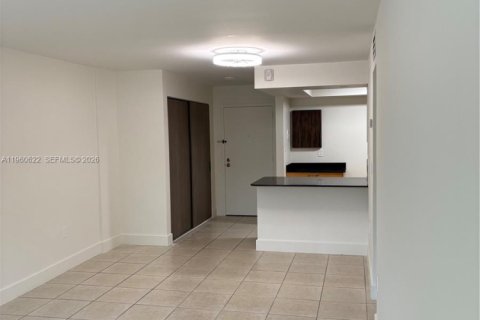 Condominio en alquiler en North Miami, Florida, 1 dormitorio, 62.52 m2 № 2023479 - foto 3