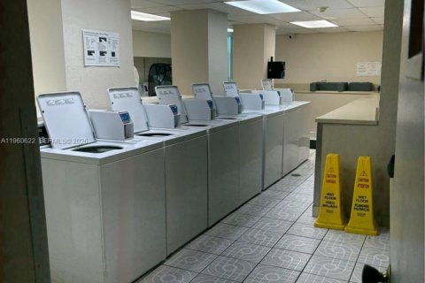 Condominio en alquiler en North Miami, Florida, 1 dormitorio, 62.52 m2 № 2023479 - foto 13