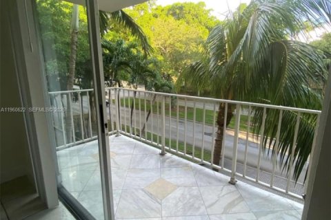 Condominio en alquiler en North Miami, Florida, 1 dormitorio, 62.52 m2 № 2023479 - foto 10