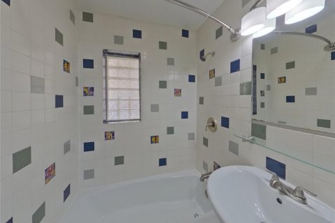 Снять в аренду виллу или дом в Тампа, Флорида 1 комната, 152.36м2, № 1911908 - фото 10