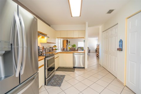 House in Cutler Bay, Florida 3 bedrooms, 127.18 sq.m. № 2068789 - photo 24