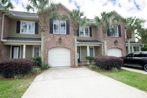 Townhouse in Niceville, Florida 3 bedrooms, 162.95 sq.m. № 562507 - photo 1