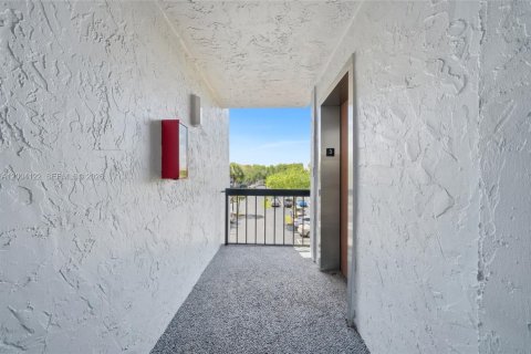 Купить кондоминиум в Маргит, Флорида 1 спальня, 66.89м2, № 2089833 - фото 16