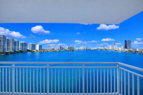 Condominio en venta en Sunny Isles Beach, Florida, 2 dormitorios, 170.01 m2 № 2007576 - foto 12