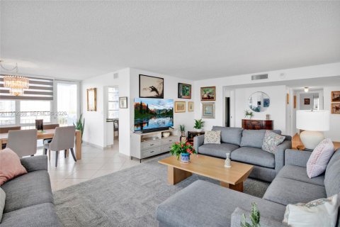 Condominio en venta en Sunny Isles Beach, Florida, 2 dormitorios, 170.01 m2 № 2007576 - foto 6