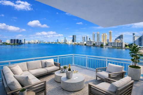 Condominio en venta en Sunny Isles Beach, Florida, 2 dormitorios, 170.01 m2 № 2007576 - foto 13